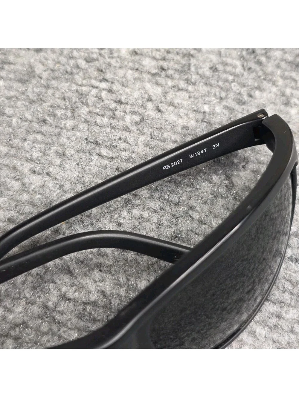 EUC Ray-Ban Predator 2 RB2027 W1847 3N Black Wrap Sunglasses G-15 Green Italy